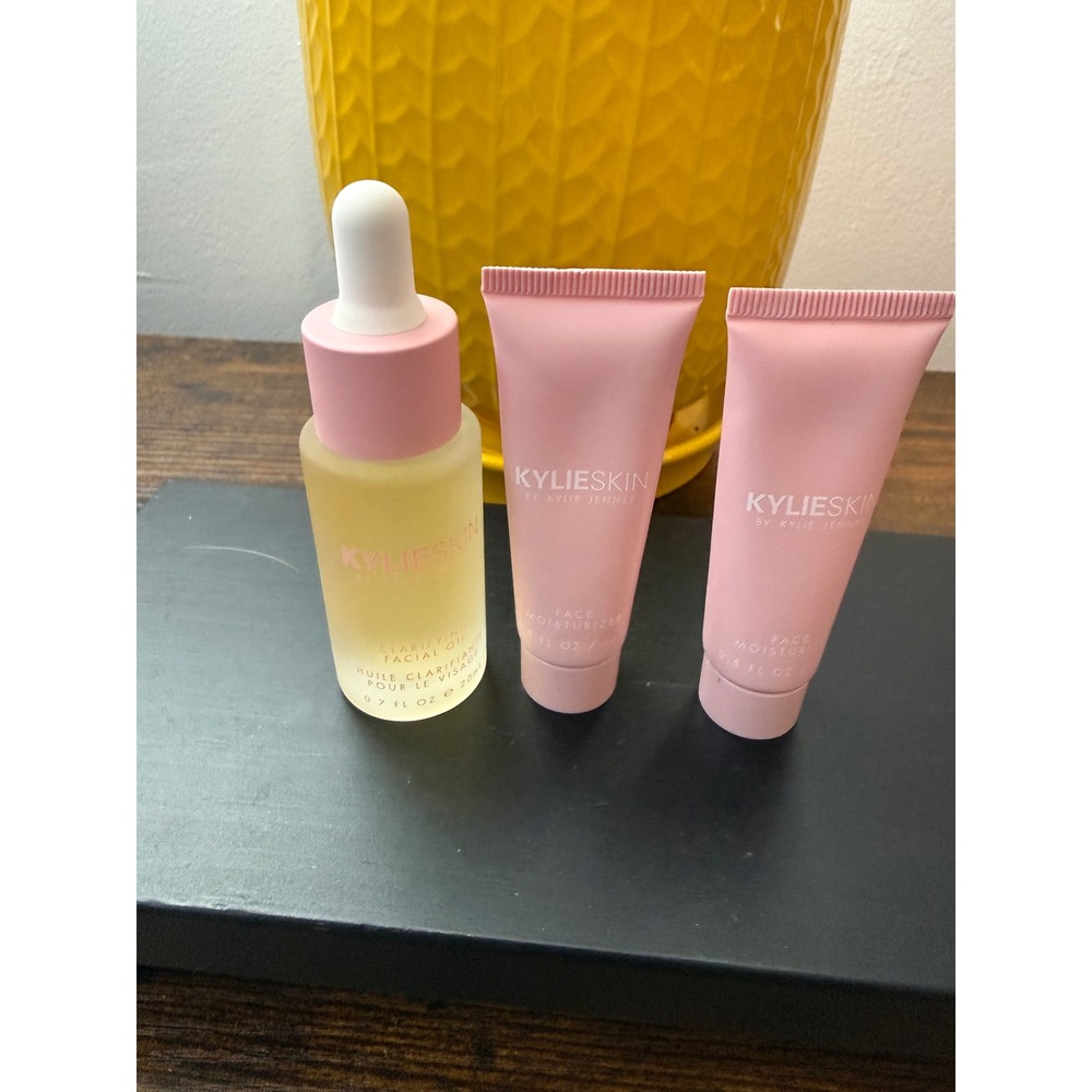 Kylie Skin by Kylie Jenner Clarifying Facial Oil & Face Moisturizer Set 3 Piece